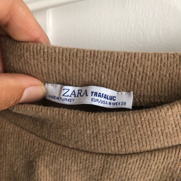 Light brown soft crop top sweater - Picture 2 of 3